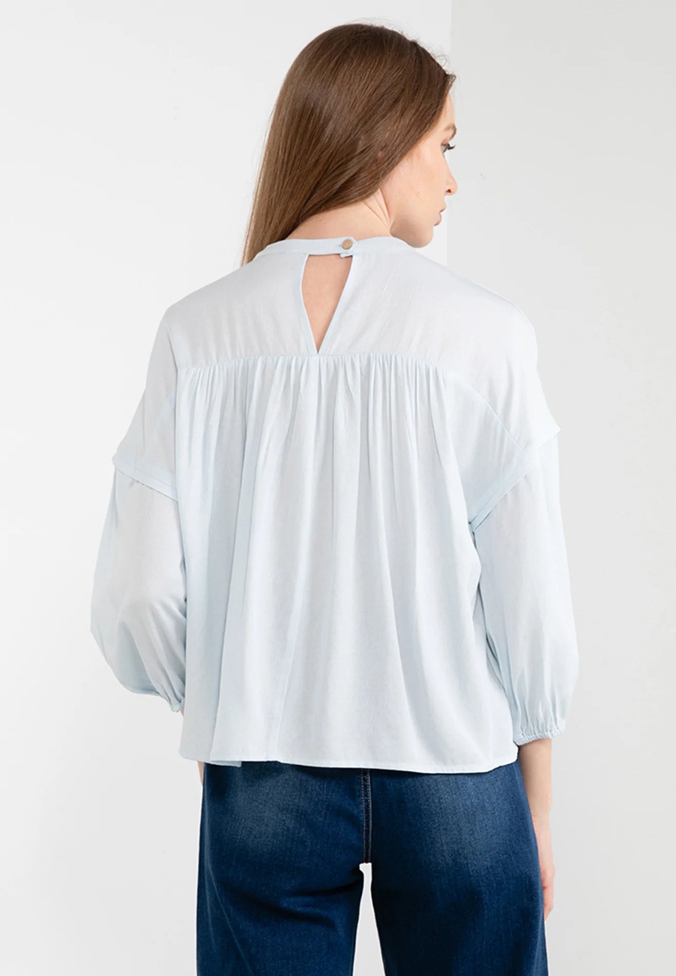 ELLE Apparel Loose Round Neck Layer Blouse