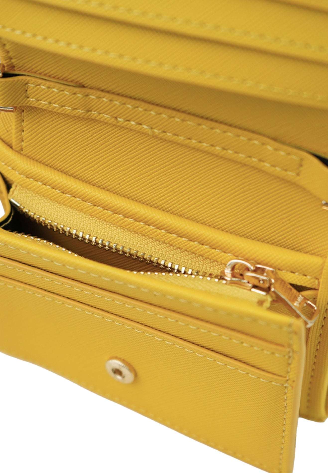 VOIR Mini Sized Wallet Chain Crossbody Bag