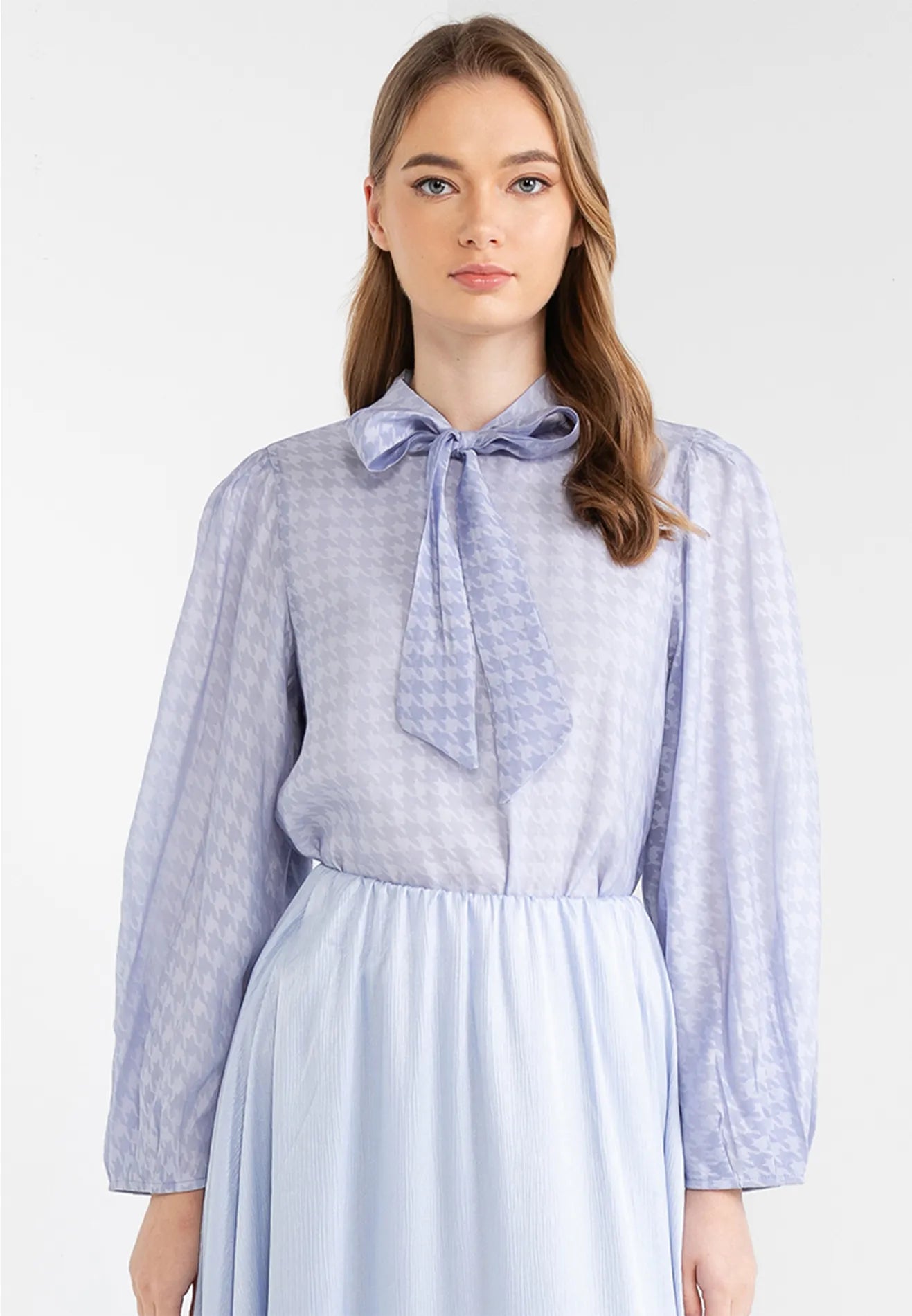 Ribbon Tie Houndstooth Blouse