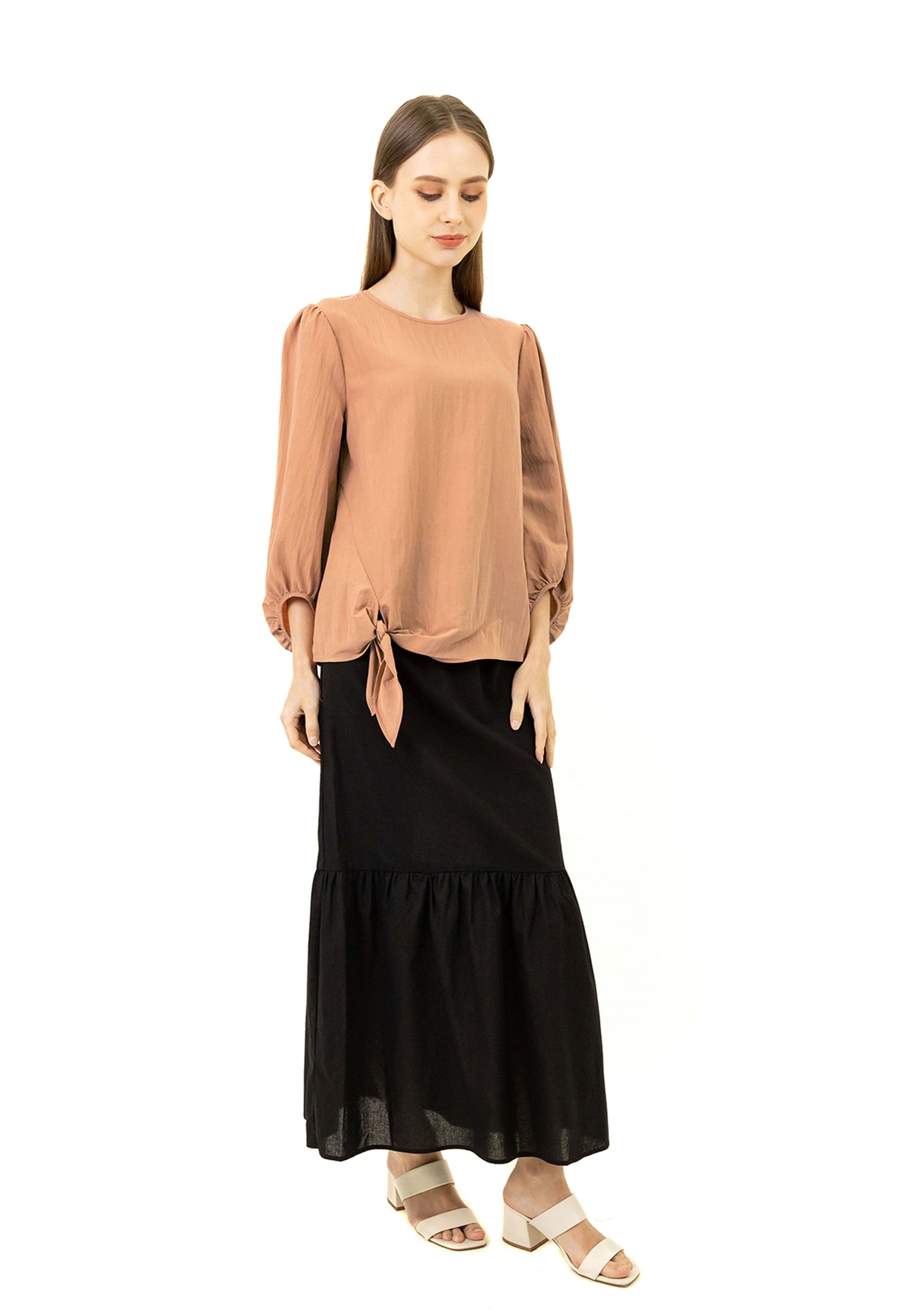 DAISY BY VOIR Knot Hem Blouse