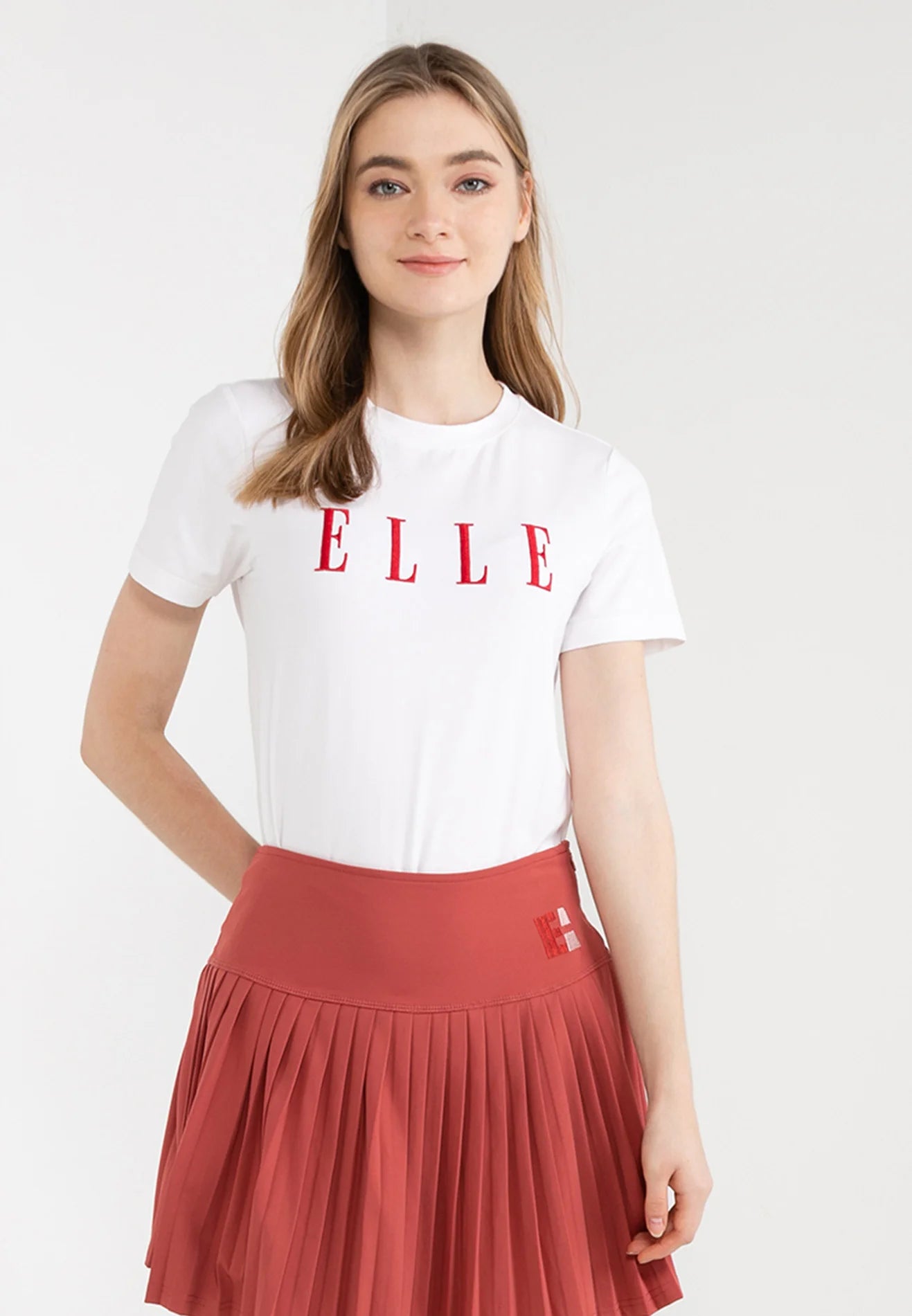 ELLE Leisure Basic Logo T-Shirt