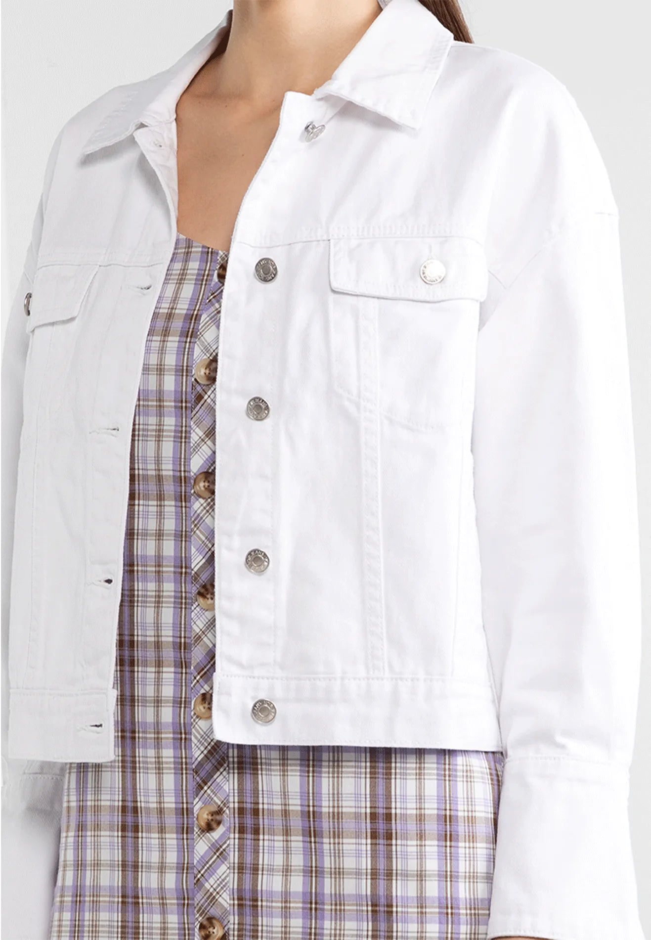 VOIR JEANS Hey Summer Collection: Front Pockets Collar Denim Jacket