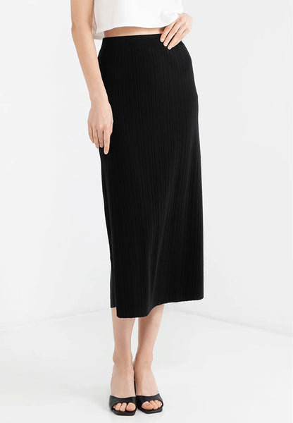 VOIR JEANS Hey Summer Collection: Stretchable Knitted Maxi Skirt