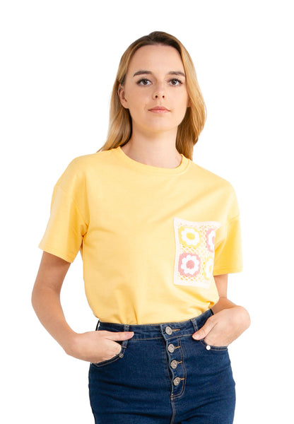 VOIR JEANS Oversize Tee with Floral Knitted Pocket