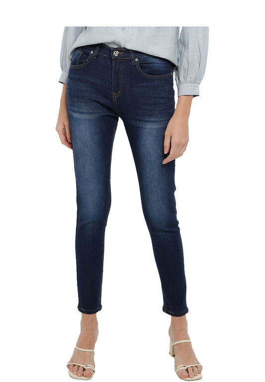 ELLE Apparel Slim Cut Light Wash Denim Jeans